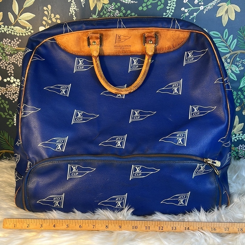 LV limited Edition Golf/Travel bag​​​​​ - Picture 2 of 5